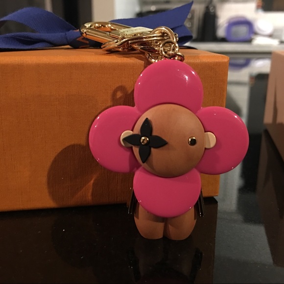 *SOLD* Louis Vuitton vivienne bag charm - Picture 6 of 8